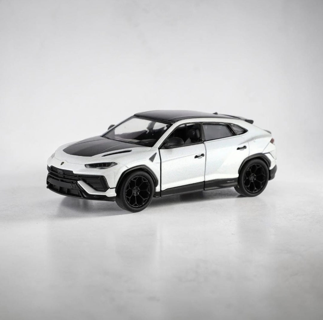 Kinsmart Lamborghini Urus Performante White diecast model car, 1:40 scale