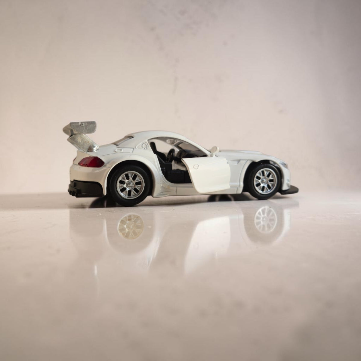BMW Z4 GT3 | White