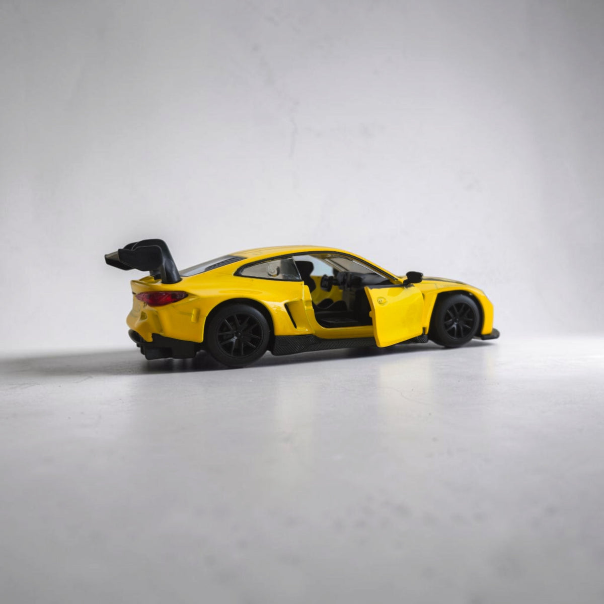 BMW M4 GT3 | Yellow