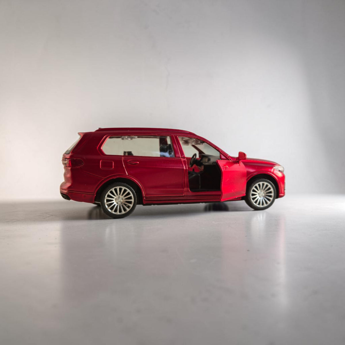 BMW X7 | Red