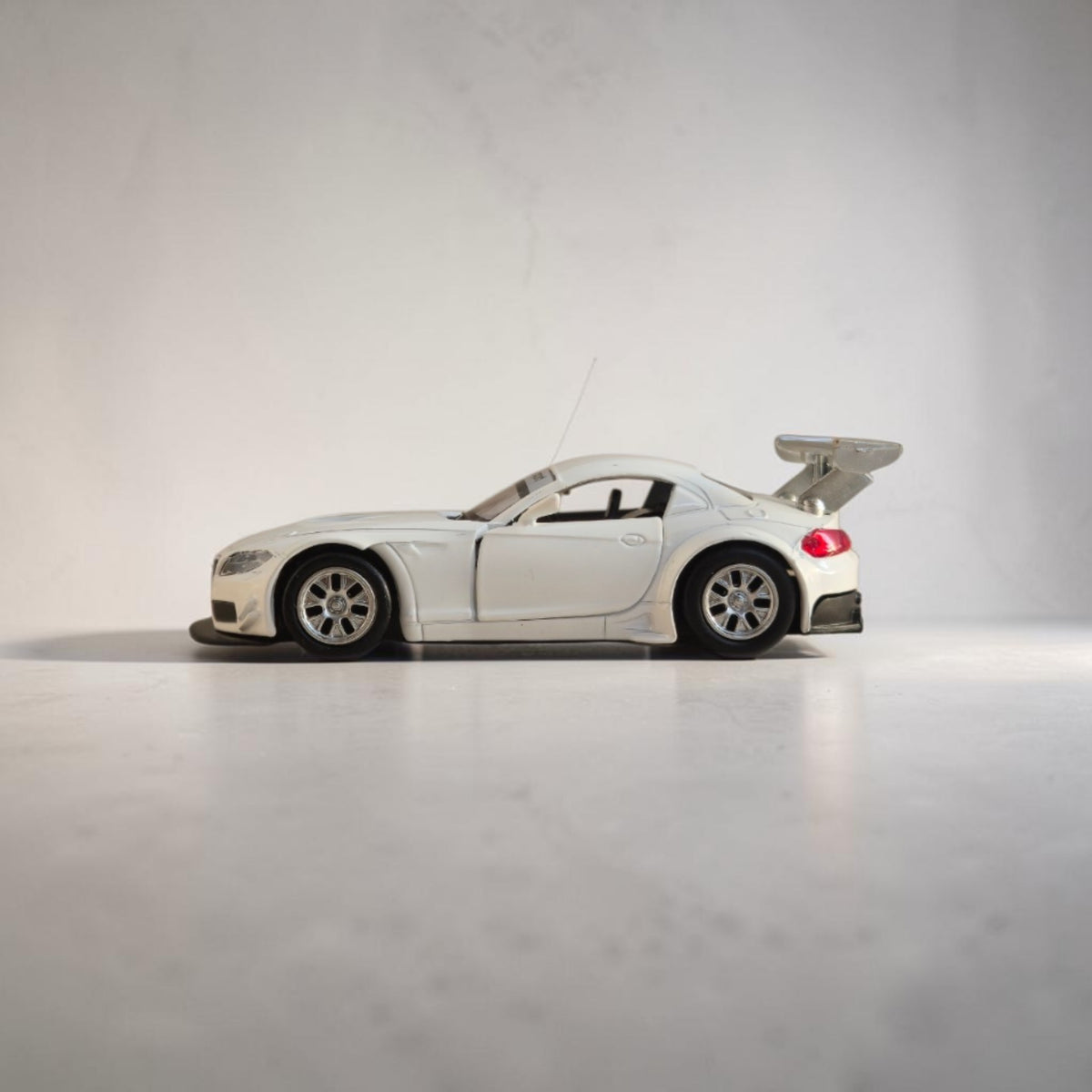 BMW Z4 GT3 | White