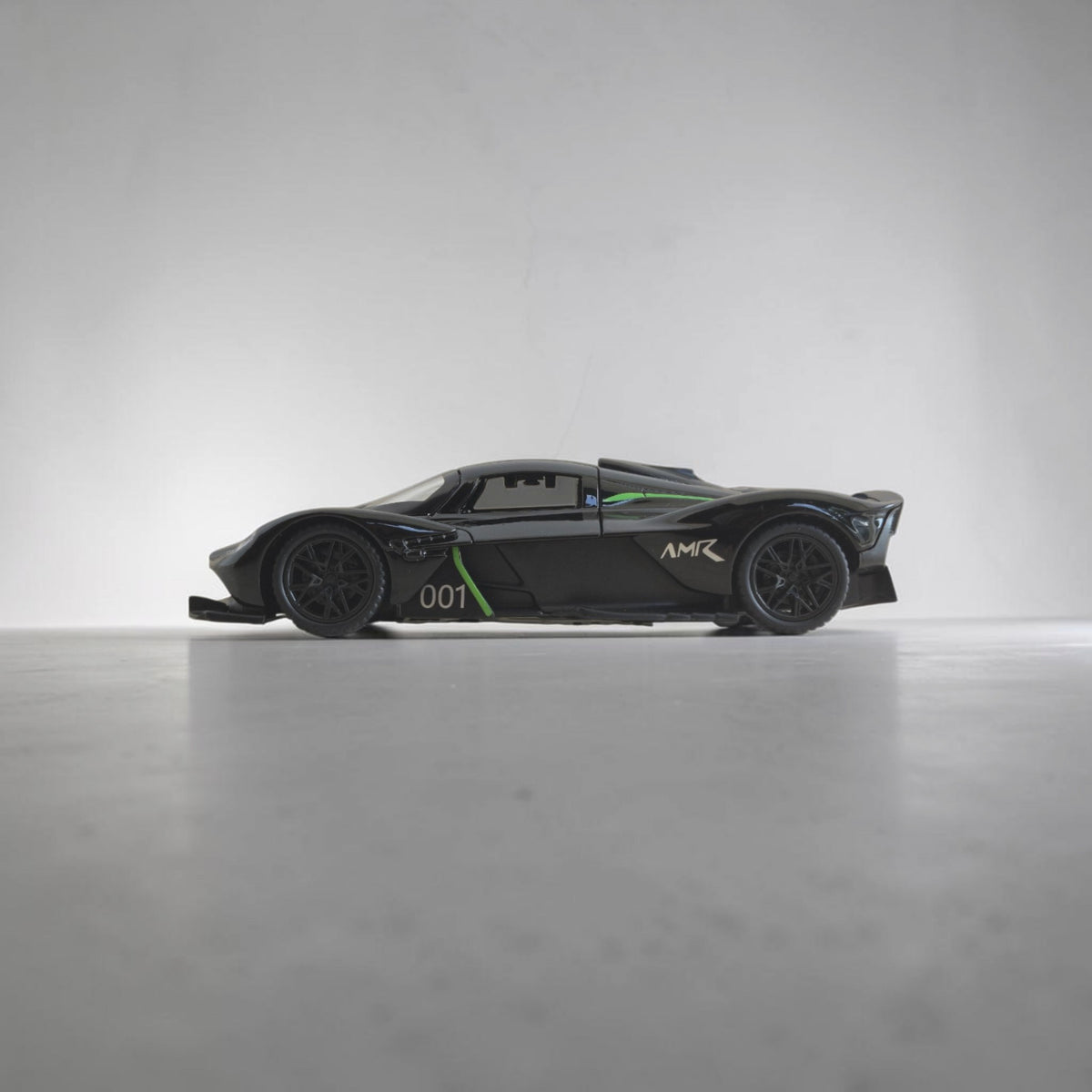 Aston Martin Valkyrie | Black
